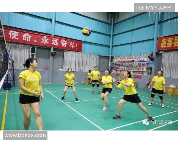 深圳排球队战术揭秘:排球巨献背后的团队智慧与竞技魅力 深圳排球队战术揭秘:排球巨献背后的团队智慧与竞技魅力